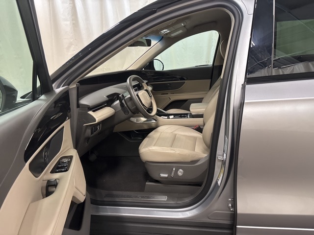 Vehicle Image 26