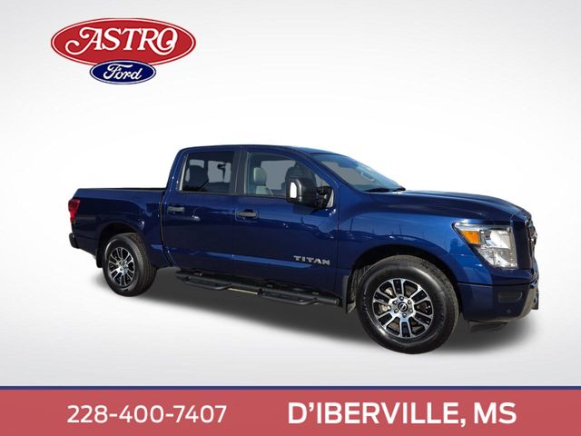 2023 Nissan Titan SV's photo