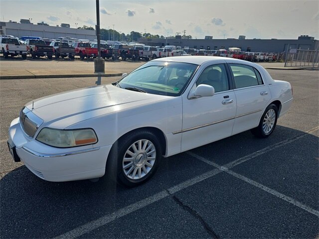 2004 Lincoln Town Car