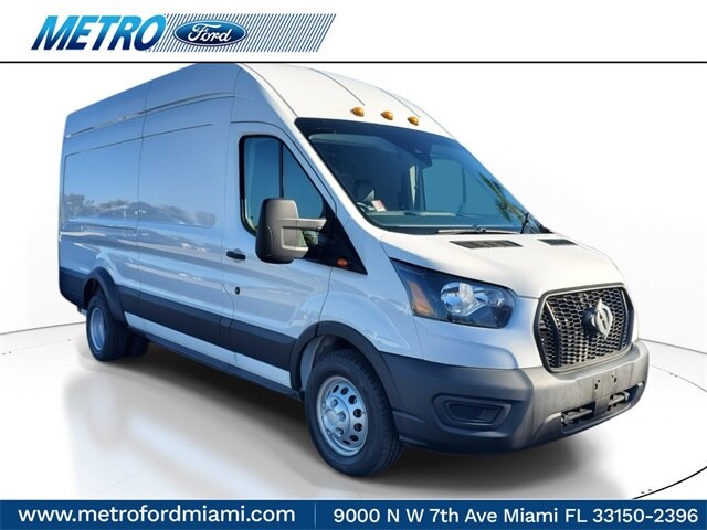 2022 Ford Transit Cargo Van