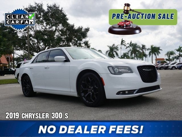 2019 Chrysler 300