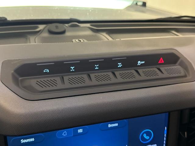 New 2025 Azure Gray Metallic Tri-Coat Ford Badlands® image 39