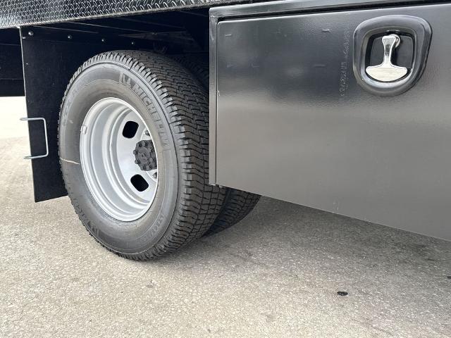 New 2025 Oxford White Ford F-350® XL image 24