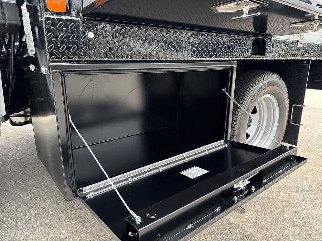 New 2025 Oxford White Ford F-350® XL image 28
