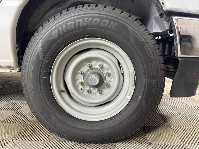 New 2026 Oxford White Ford E-350 SRW image 10