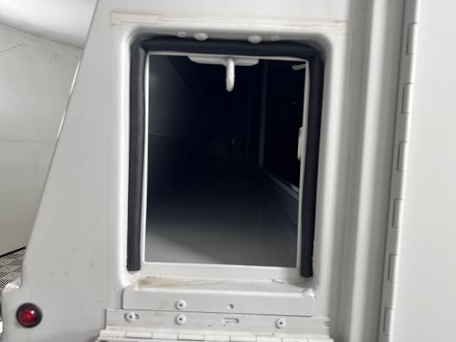 New 2026 Oxford White Ford E-350 SRW image 18