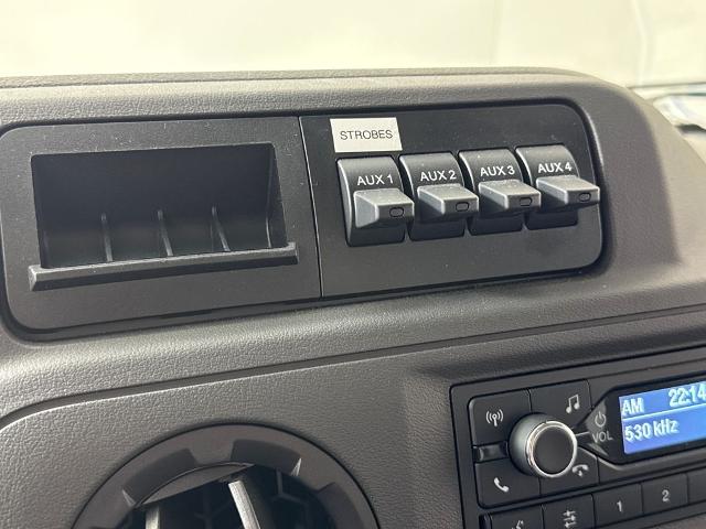 New 2026 Oxford White Ford E-350 SRW image 27