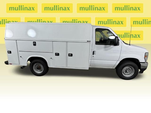 New 2026 Oxford White Ford E-350 SRW image 8