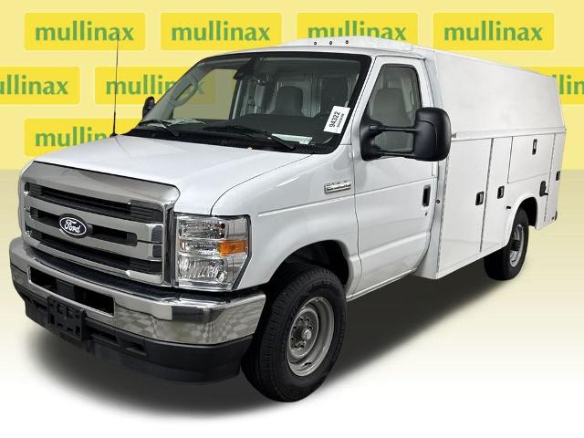 New 2026 Oxford White Ford E-350 SRW image 9