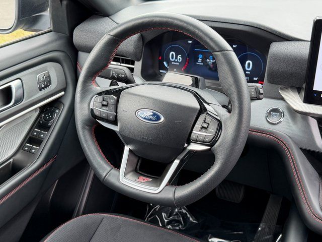 Used 2025 Vapor Blue Ford  image 18
