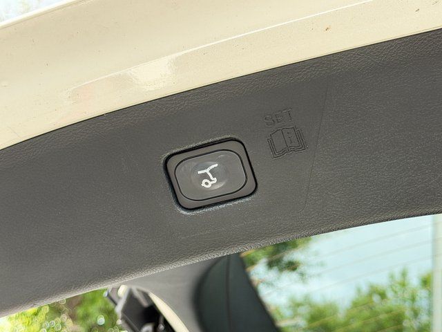 Certified Used 2022 Star White Ford  image 34