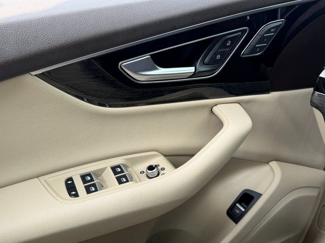Used 2019 Carrara White Audi  image 25