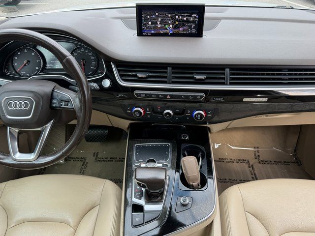 Used 2019 Carrara White Audi  image 29