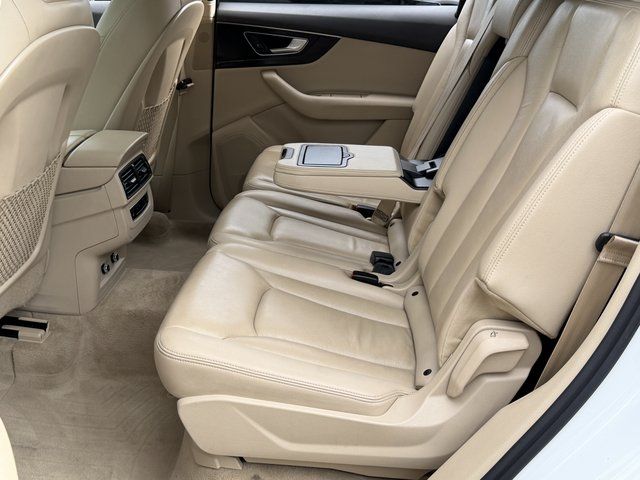 Used 2019 Carrara White Audi  image 7