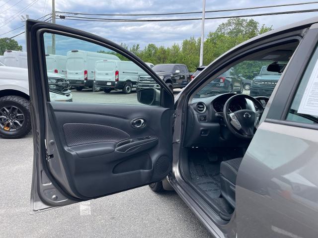 Used 2017 Khaki Nissan  image 10