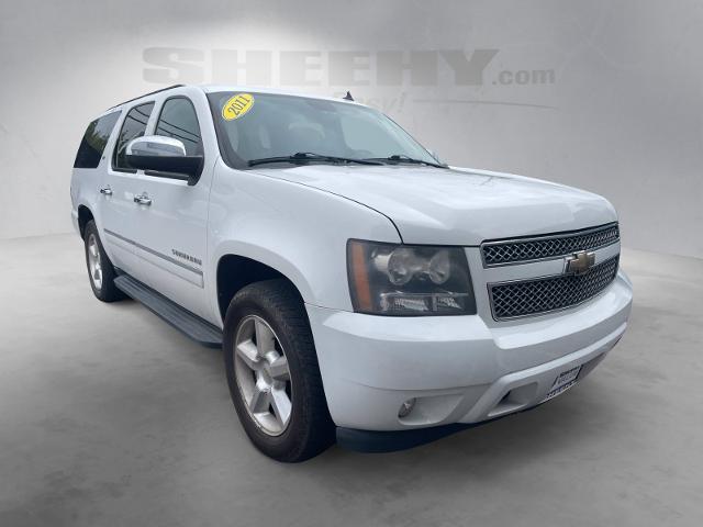 Used 2011 Summit White Chevrolet  image 2