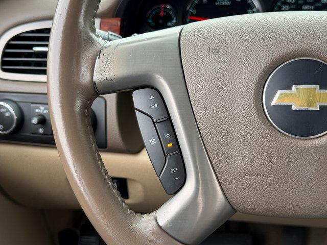 Used 2011 Summit White Chevrolet  image 34