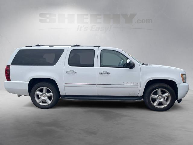 Used 2011 Summit White Chevrolet  image 6