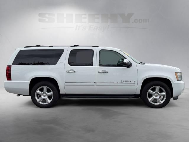Used 2011 Summit White Chevrolet  image 9