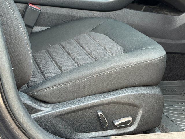 Used 2018 Magnetic Metallic Ford  image 31