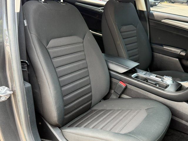 Used 2018 Magnetic Metallic Ford  image 32