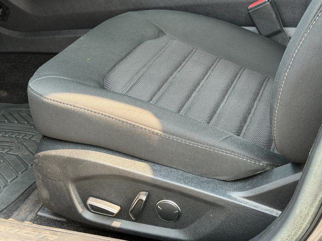 Used 2018 Magnetic Metallic Ford  image 37