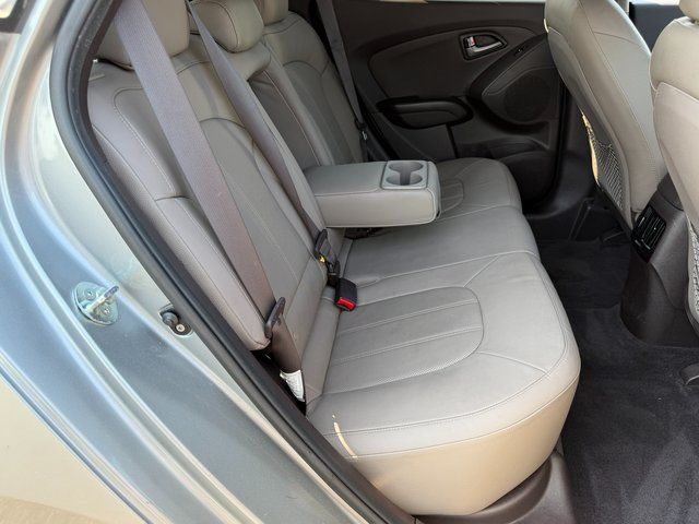 Used 2015 Graphite Gray Hyundai  image 17