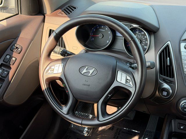 Used 2015 Graphite Gray Hyundai  image 4