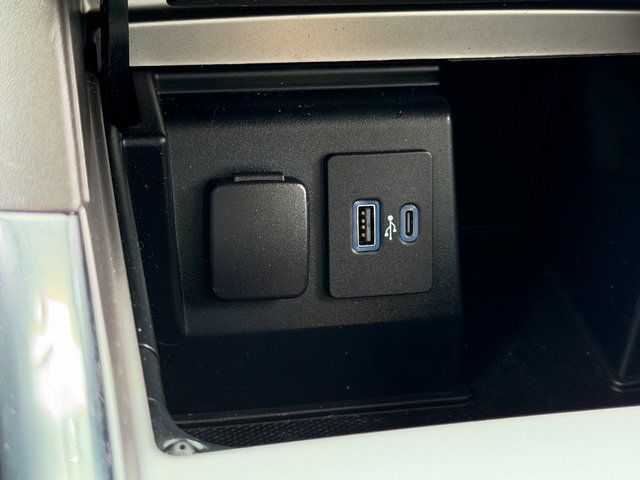 Used 2020 Magnetic Metallic Ford  image 25