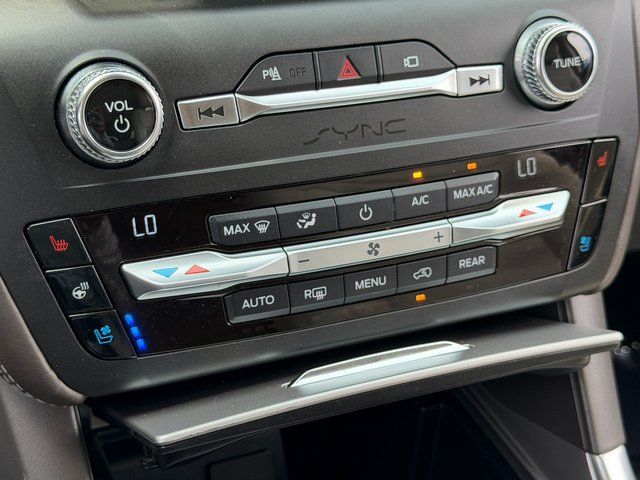 Used 2020 Magnetic Metallic Ford  image 30