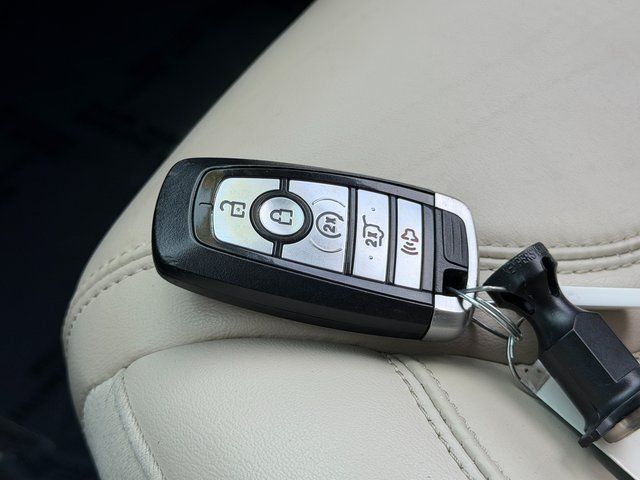 Used 2020 Magnetic Metallic Ford  image 31