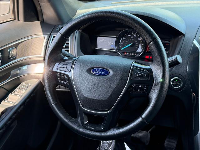 Used 2017 Shadow Black Ford  image 15