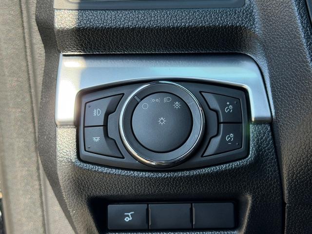 Used 2017 Shadow Black Ford  image 22
