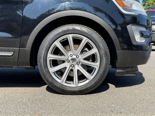 Used 2017 Shadow Black Ford  image 26