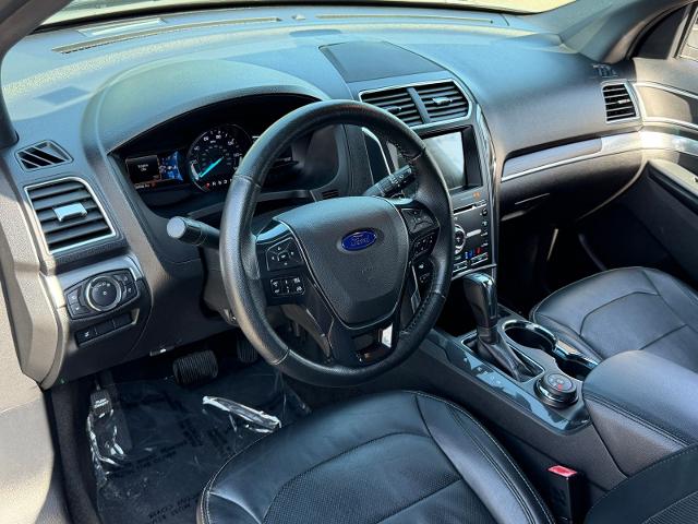 Used 2017 Shadow Black Ford  image 3