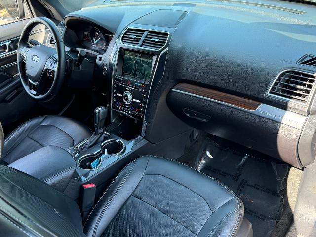 Used 2017 Shadow Black Ford  image 7