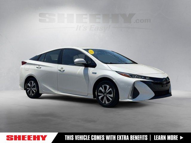 2017 Toyota Prius Prime Premium's photo