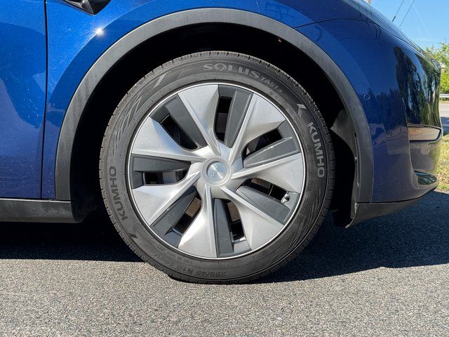 Used 2021 Deep Blue Metallic Tesla  image 25