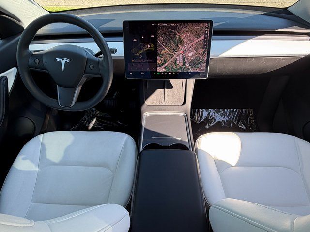 Used 2021 Deep Blue Metallic Tesla  image 3