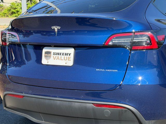 Used 2021 Deep Blue Metallic Tesla  image 33