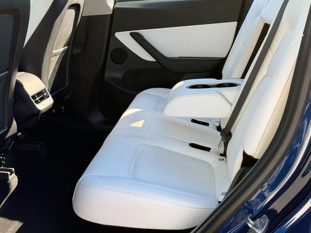 Used 2021 Deep Blue Metallic Tesla  image 7