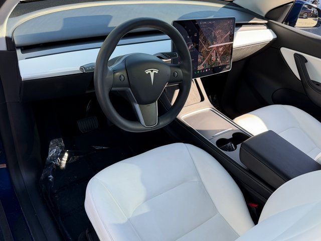 Used 2021 Deep Blue Metallic Tesla  image 9