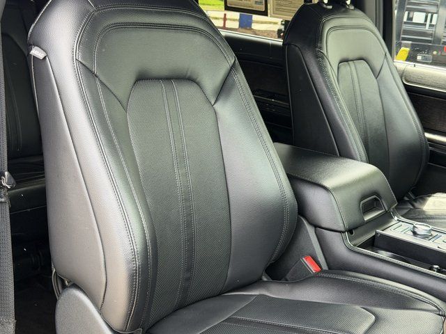 Used 2021 Magnetic Metallic Ford  image 35