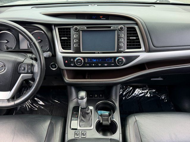 Used 2015 Attitude Black Metallic Toyota  image 13