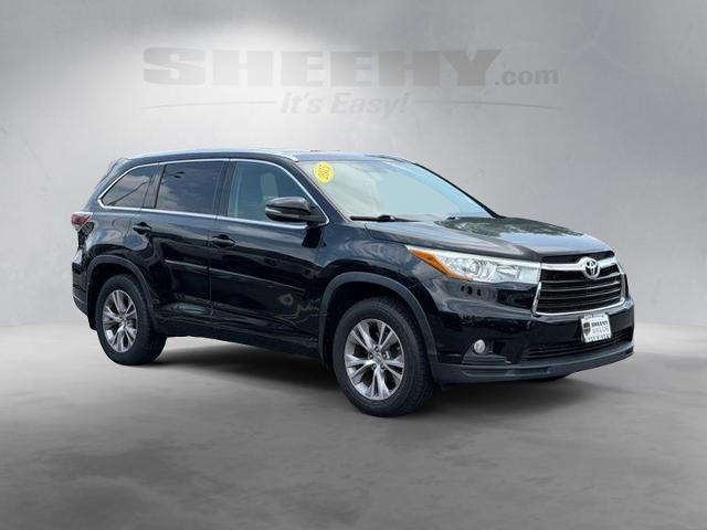 Used 2015 Attitude Black Metallic Toyota  image 2