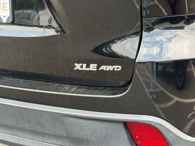 Used 2015 Attitude Black Metallic Toyota  image 28