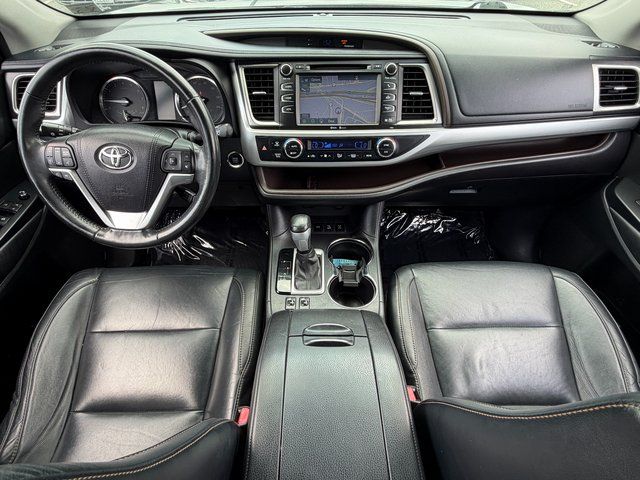 Used 2015 Attitude Black Metallic Toyota  image 3
