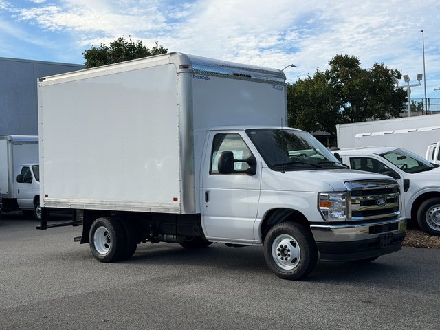New 2027 Oxford White Ford 12' DURACUBE image 30
