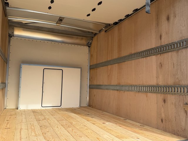 New 2027 Oxford White Ford 12' DURACUBE image 39