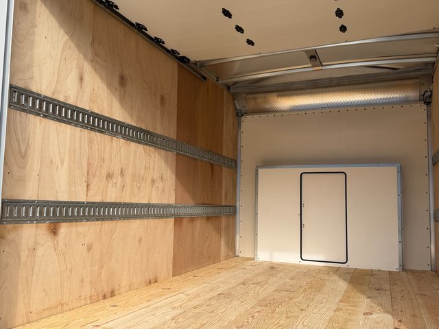 New 2027 Oxford White Ford 12' DURACUBE image 40
